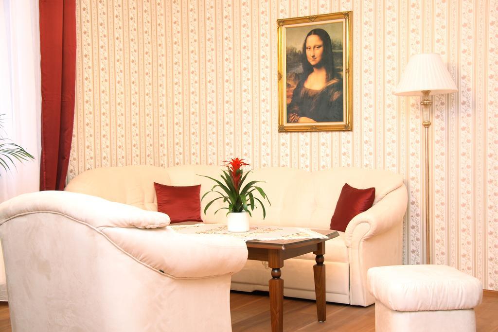 Hotel Elegance Sumperk Bagian luar foto