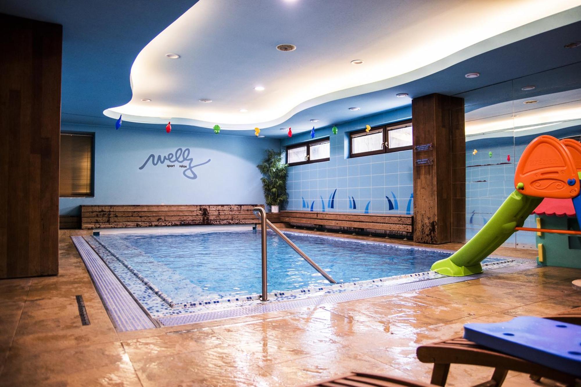Hotel Elegance Sumperk Bagian luar foto