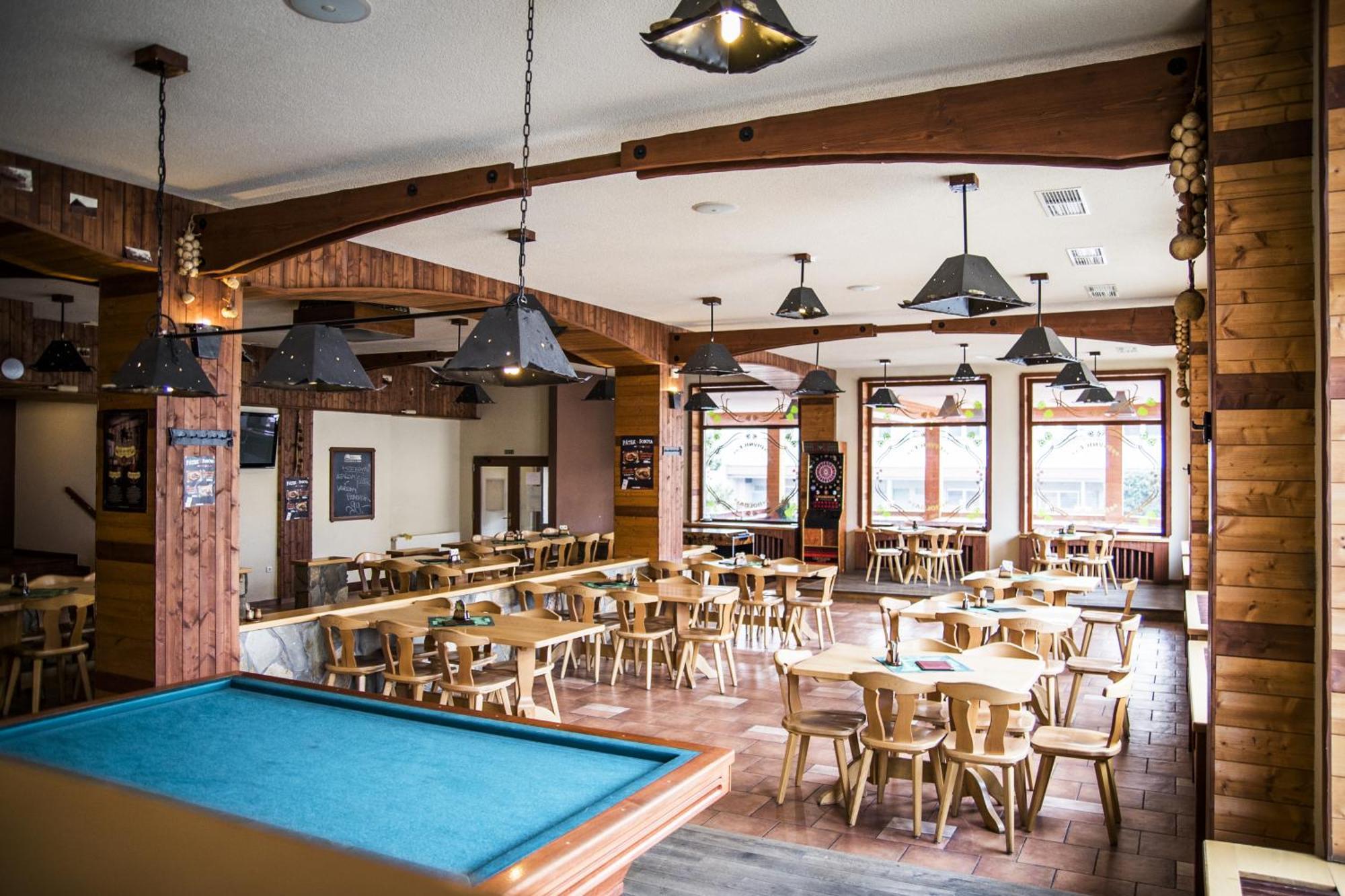 Hotel Elegance Sumperk Bagian luar foto