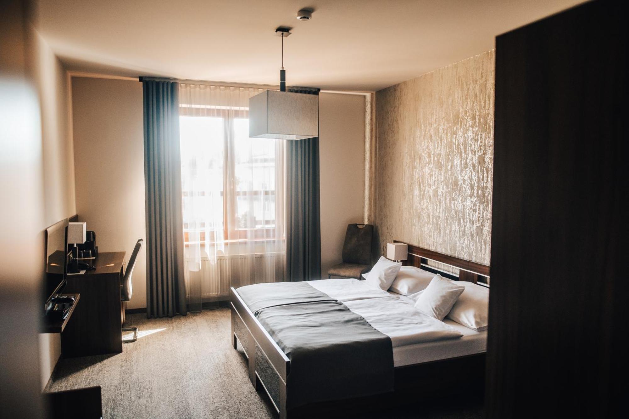 Hotel Elegance Sumperk Bagian luar foto