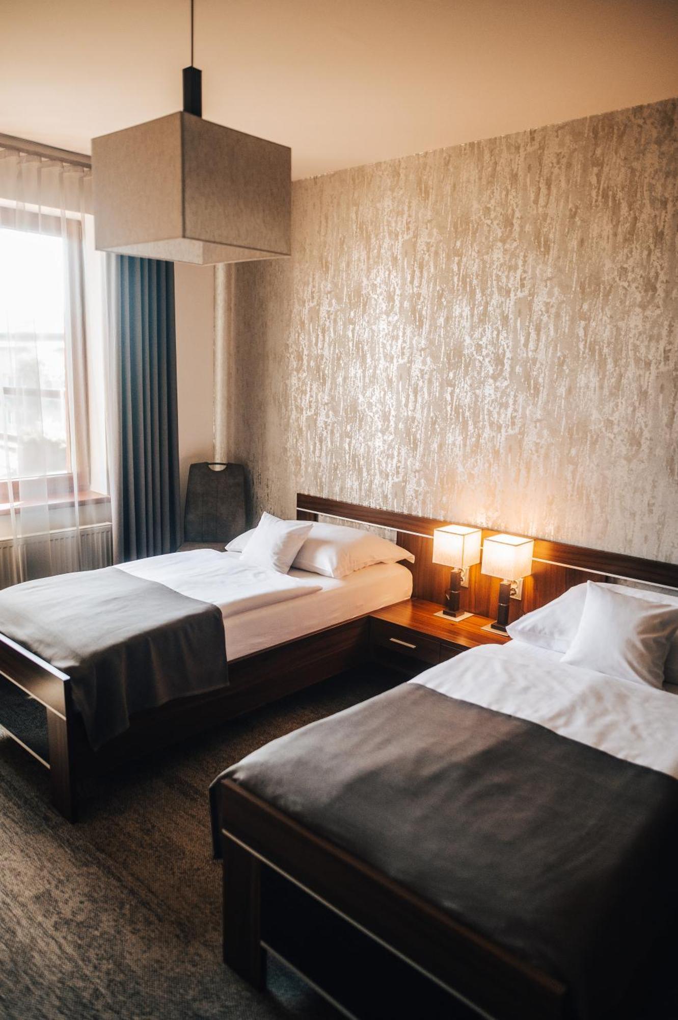 Hotel Elegance Sumperk Bagian luar foto