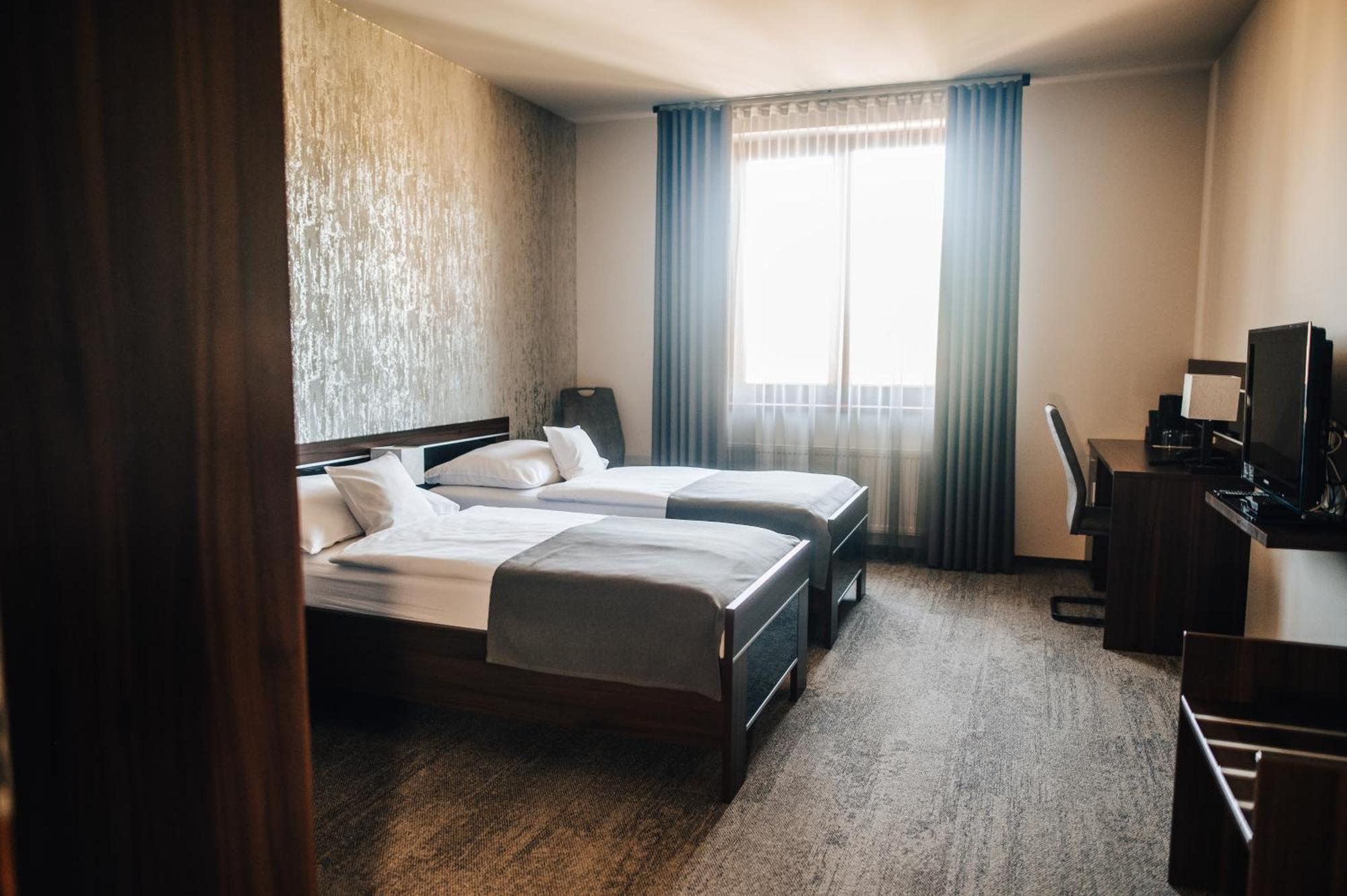 Hotel Elegance Sumperk Bagian luar foto