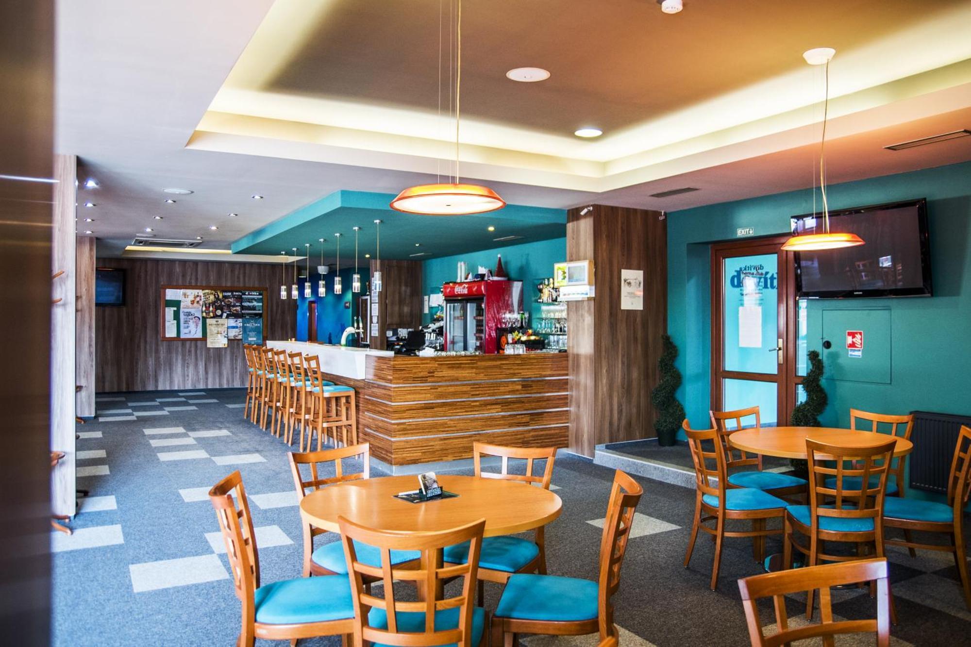 Hotel Elegance Sumperk Bagian luar foto