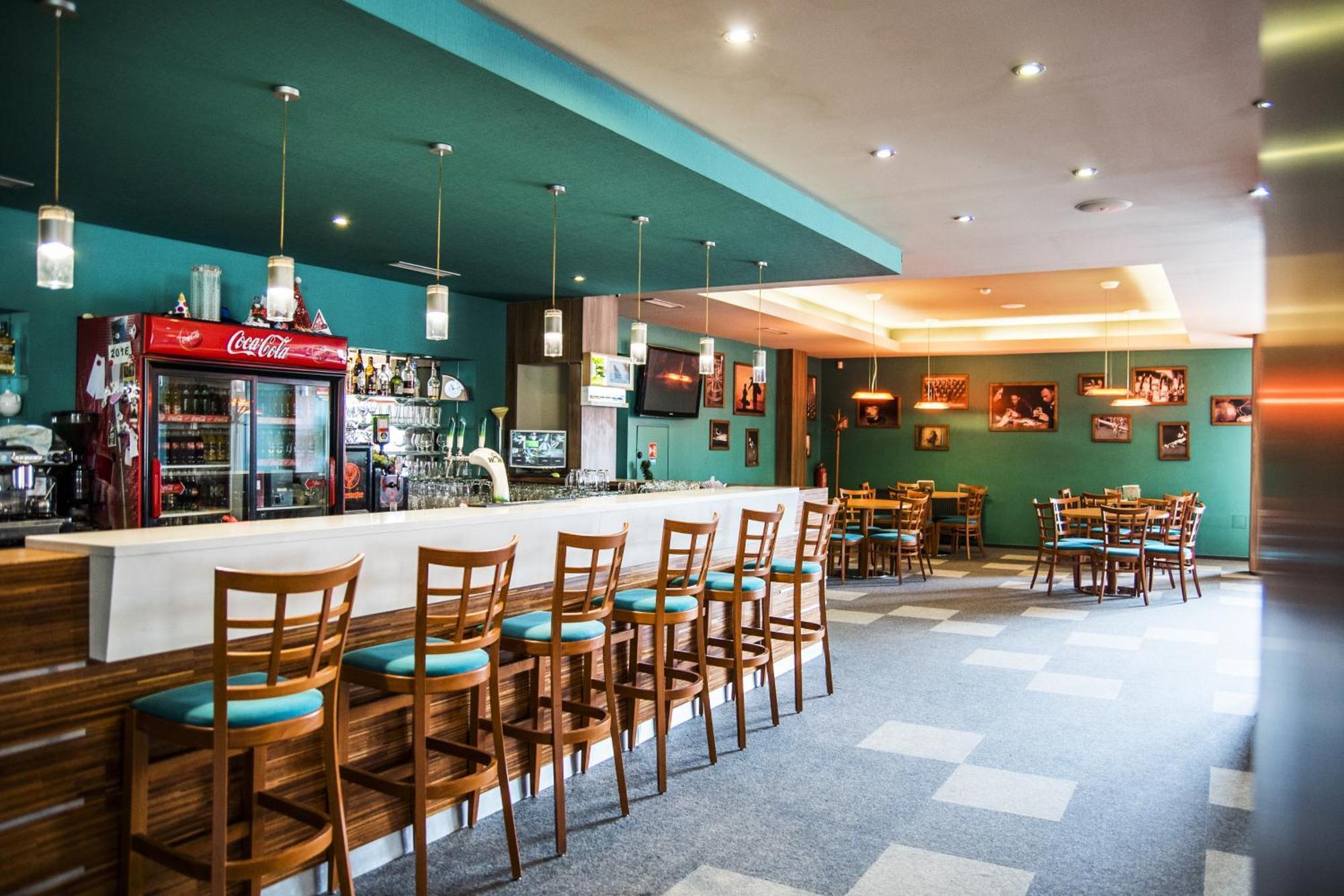 Hotel Elegance Sumperk Bagian luar foto