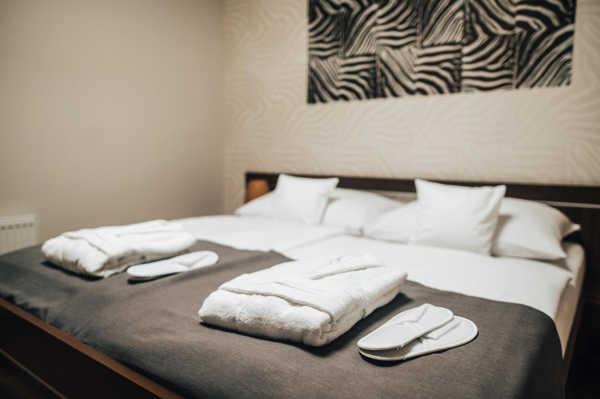 Hotel Elegance Sumperk Bagian luar foto