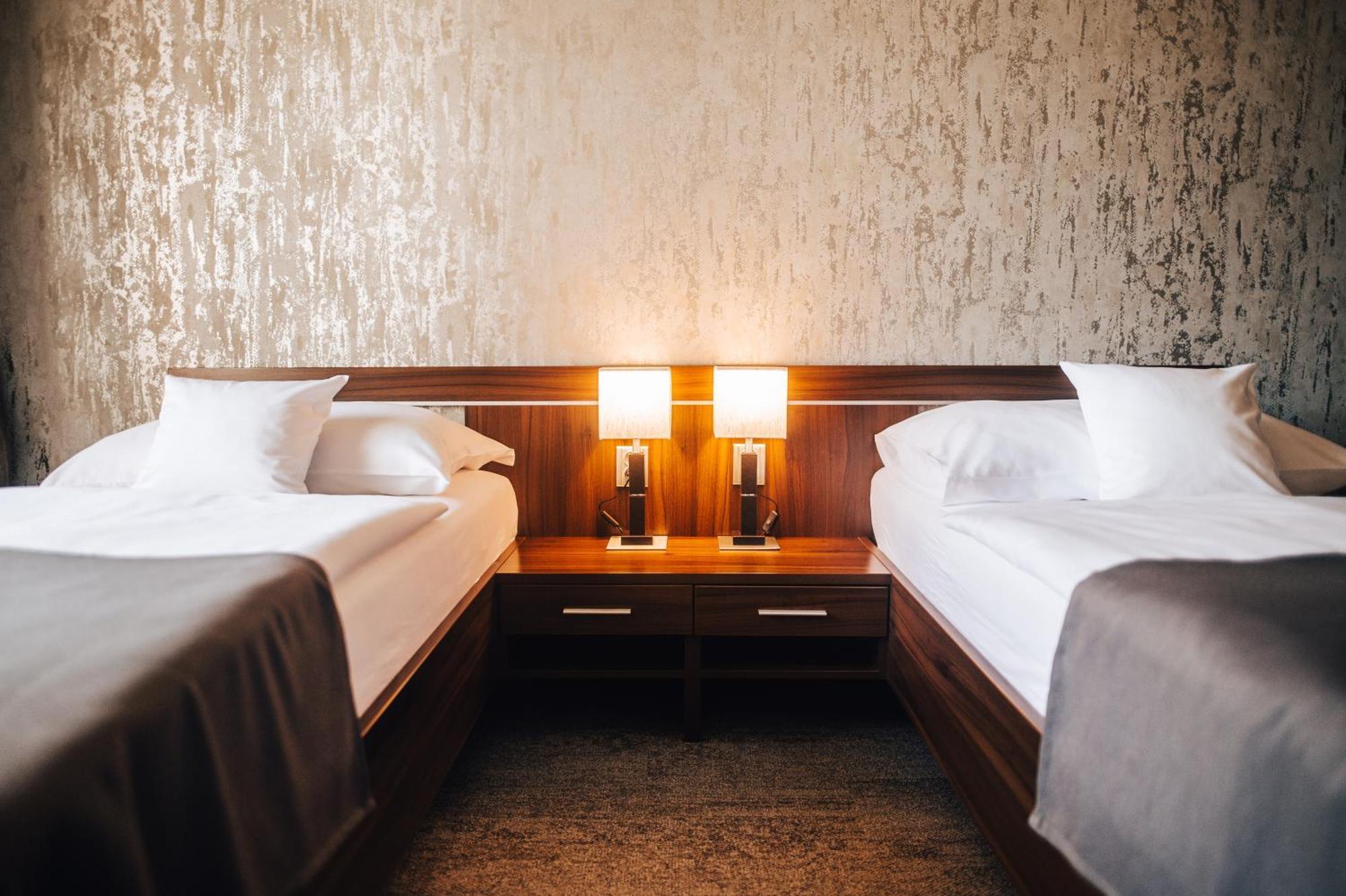 Hotel Elegance Sumperk Bagian luar foto