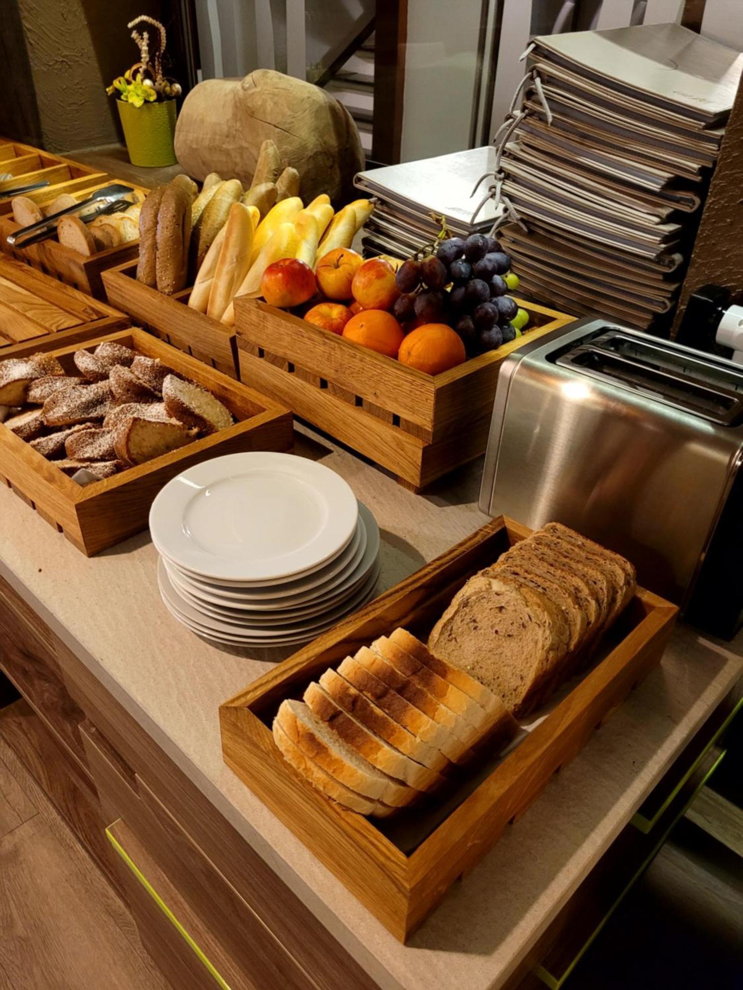 Hotel Elegance Sumperk Bagian luar foto